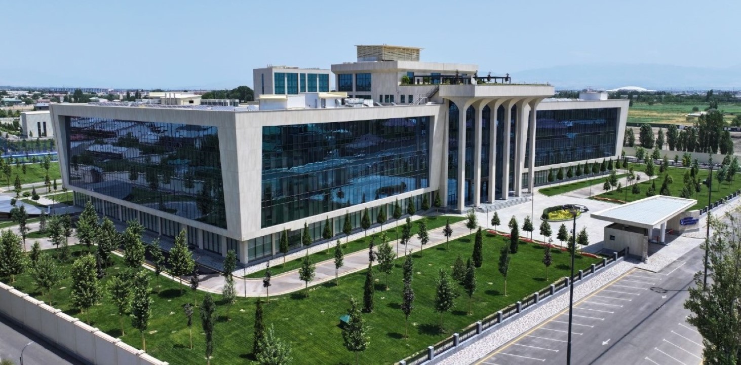 DAIKIN, TAŞKENT’TEKİ BRİTİSH MANAGEMENT UNIVERSITY KAMPÜSÜNÜN HAVASINI DEĞİŞTİRİYOR